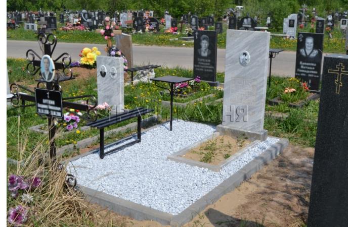 Установка бордюров и отсыпка мраморной крошкой