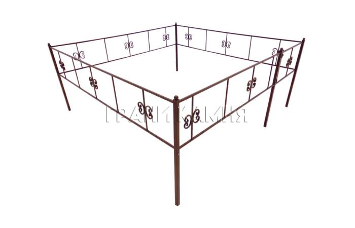 Металлическая ограда на кладбище №6