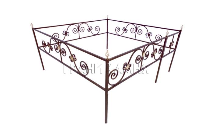 Оградка металлическая на кладбище №14