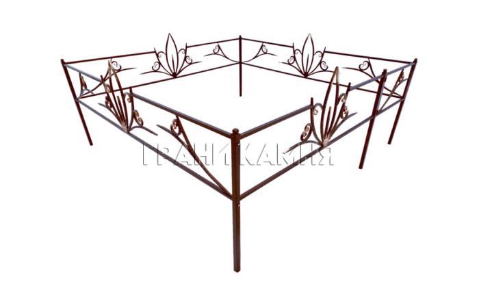 Металлическая оградка на кладбище №15