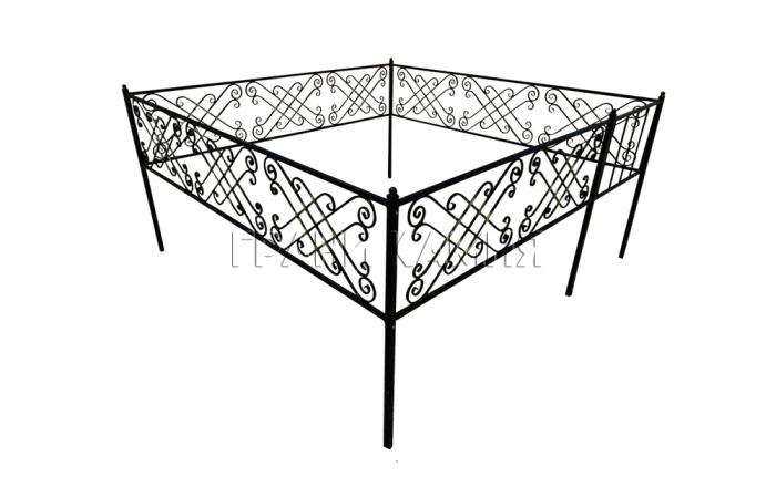 Металлическая оградка на кладбище №35