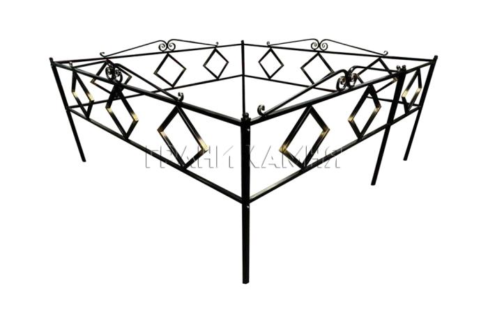 Металлическая ограда на кладбище №41