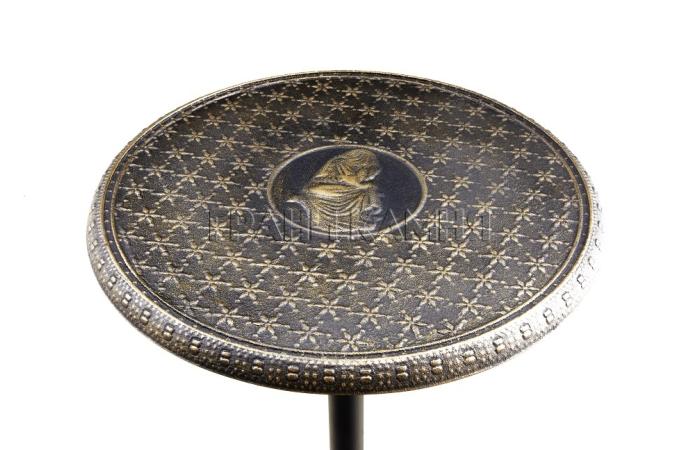 Чугунный столик на могилу